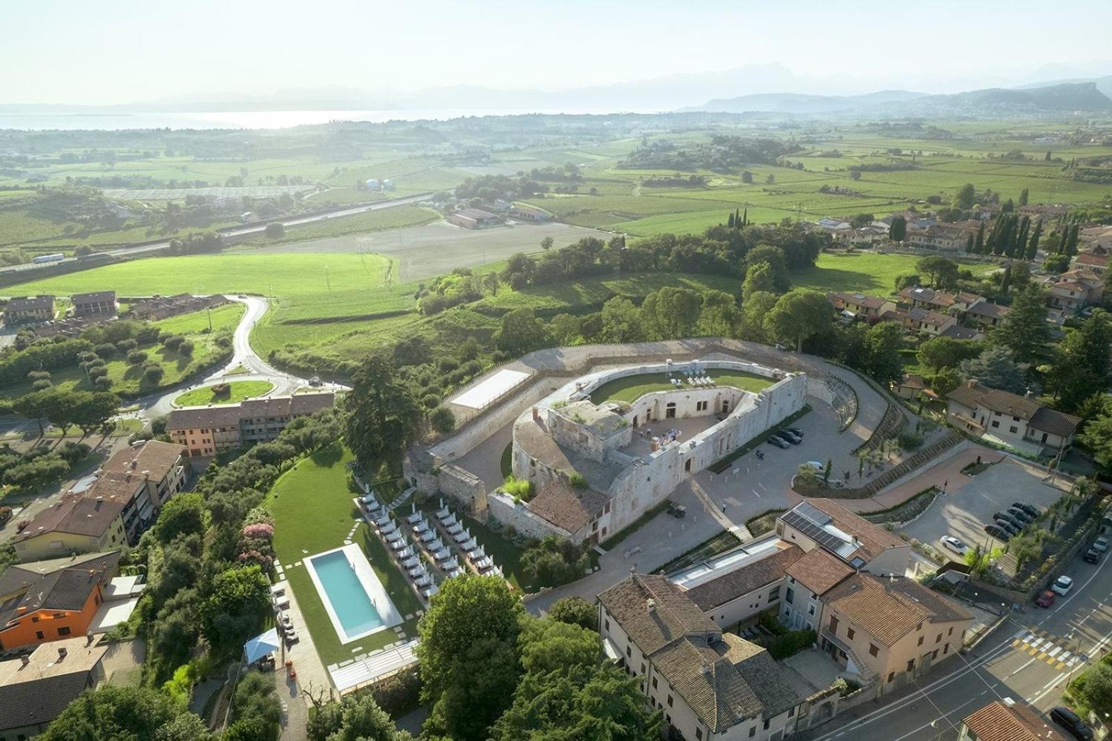 Relais Forte Benedek Wine & Spa - Adults Only Pastrengo Bagian luar foto
